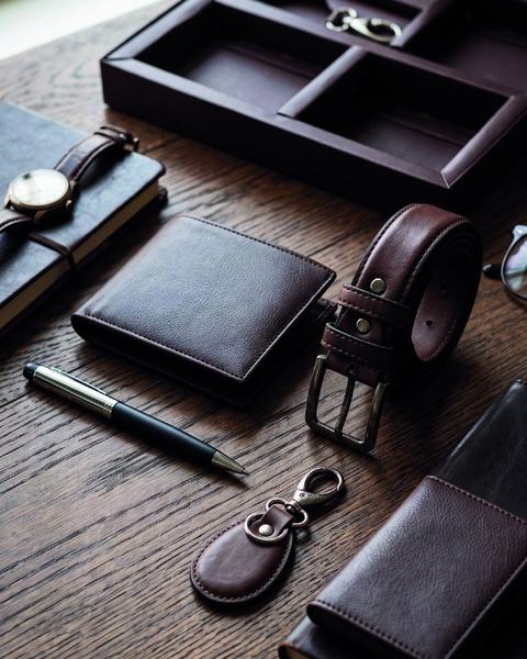 Five-piece executive set, CP26-9033, in cow printed leather